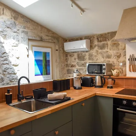 Historic Stone Loft - Zf Apartment