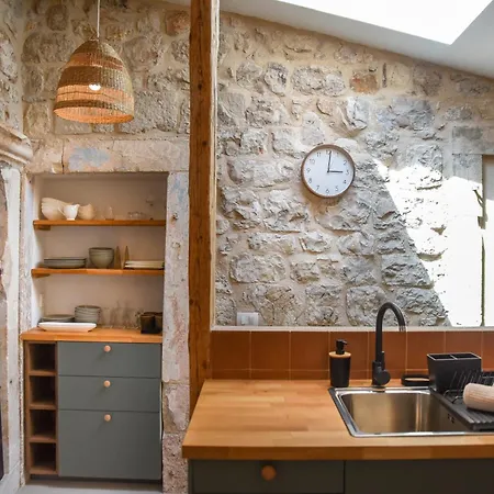 Historic Stone Loft - Zf