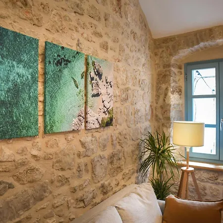 Historic Stone Loft - Zf Apartment