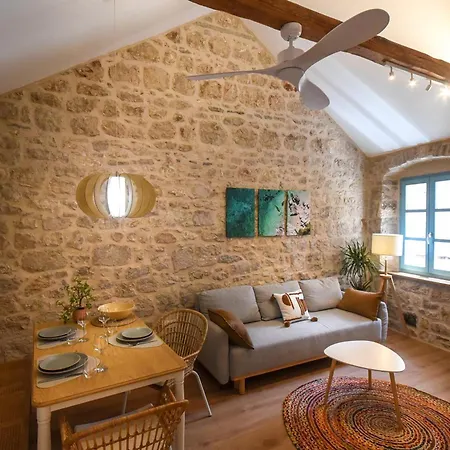 Historic Stone Loft - Zf *